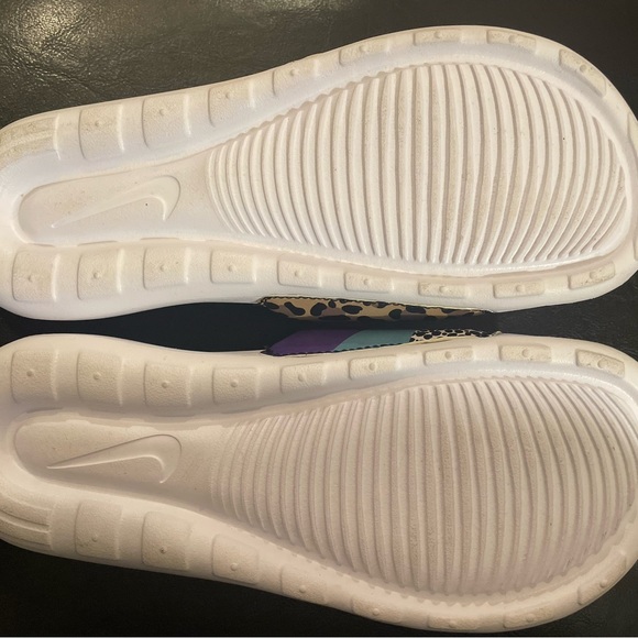 One of a kind Nike slides! - Picture 5 of 6